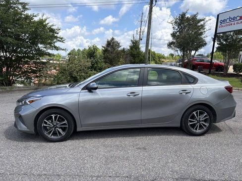 Used 2023 Kia Forte LXS FWD image 2