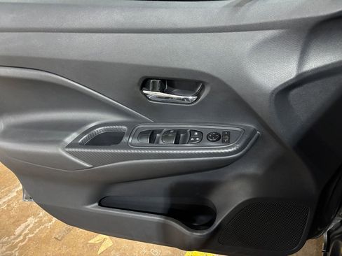 Used 2025 Nissan Versa SV image 18