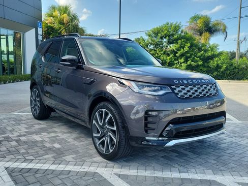 Used 2025 Land Rover Discovery Metropolitan Edition AWD/4WD image 7