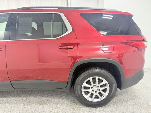 Used 2020 Chevrolet Traverse LT image 5