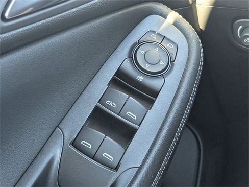 Used 2022 Buick Encore GX Select w/ Sport Touring Package image 26