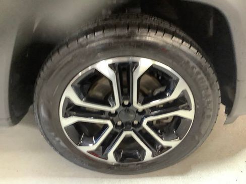 Used 2023 Jeep Compass Limited AWD/4WD image 13