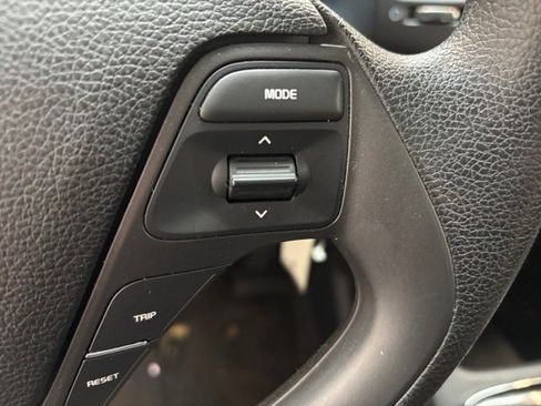 Used 2017 Kia Forte LX image 23