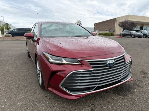 Certified 2022 Toyota Avalon Limited FWD image 3