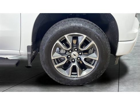 Used 2024 Chevrolet Silverado 1500 RST AWD/4WD image 20