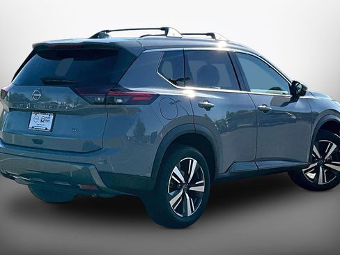 Used 2024 Nissan Rogue SL FWD image 12