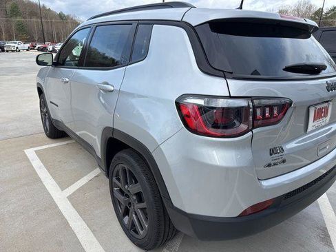 New 2026 Jeep Compass Latitude image 8