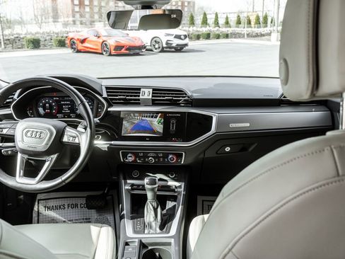 Used 2024 Audi Q3 2.0T Premium image 8