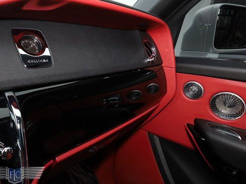 Used 2019 Rolls-Royce Cullinan image 43