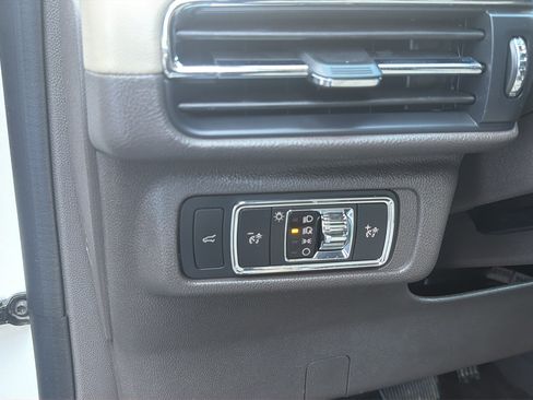 Used 2022 Lincoln Corsair AWD w/ Equipment Group 101A image 24