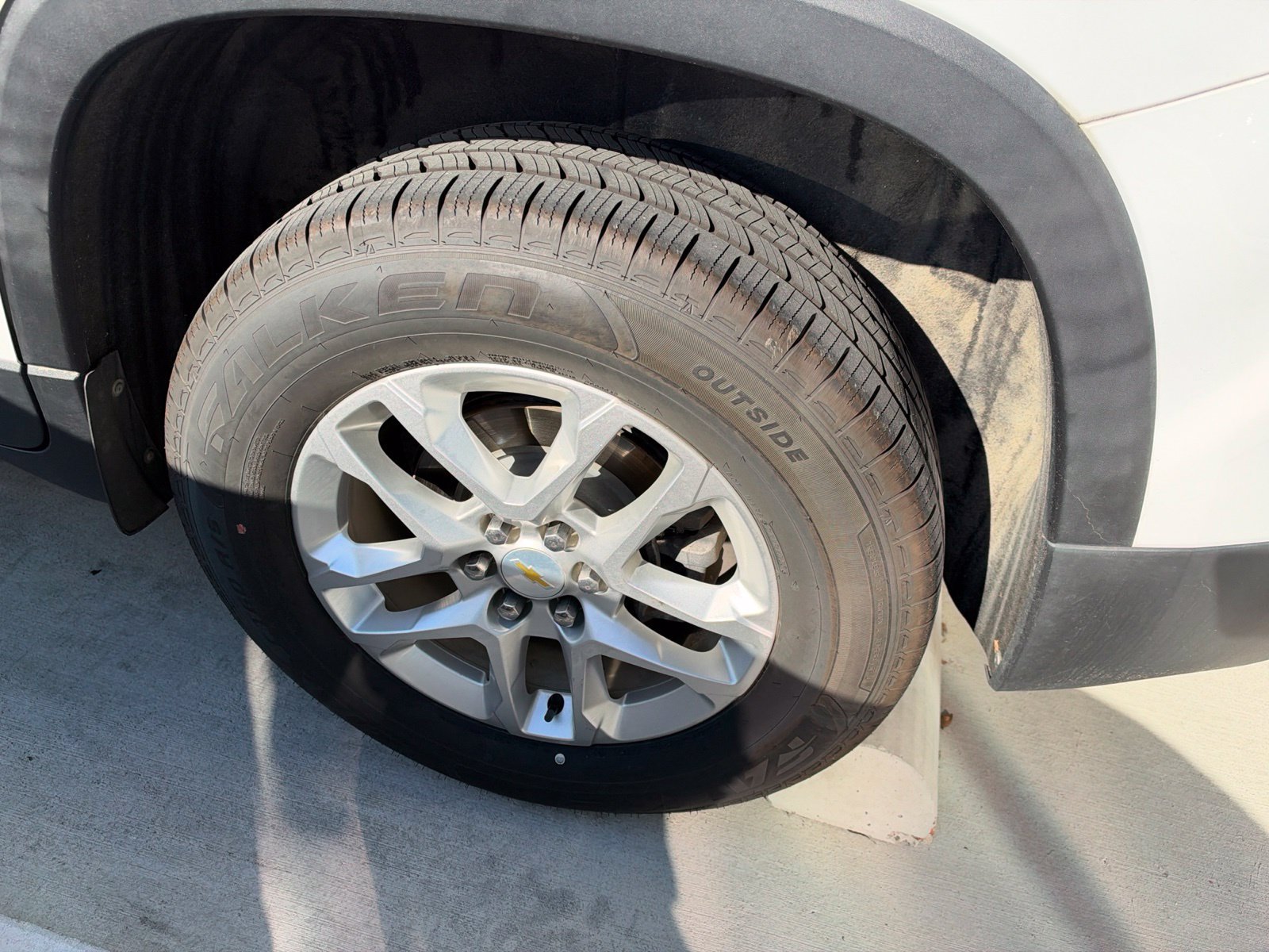 Used 2020 Chevrolet Traverse LT FWD image 11