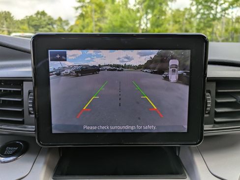 Used 2024 Ford Explorer XLT AWD/4WD image 12