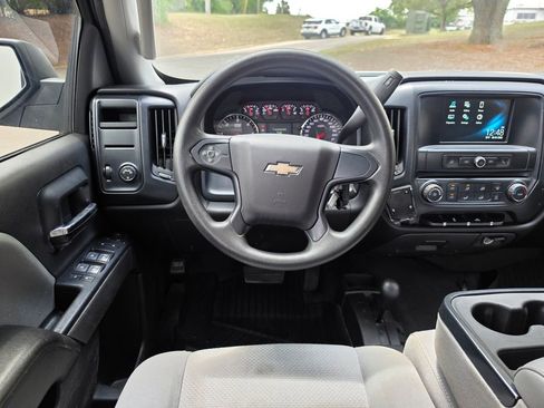 Used 2018 Chevrolet Silverado 1500 Custom w/ Custom Value Package AWD/4WD image 9