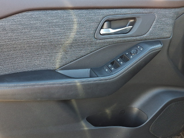 Used 2021 Nissan Rogue SV AWD/4WD image 22