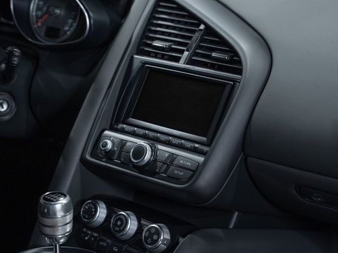 Used 2012 Audi R8 V8 image 52