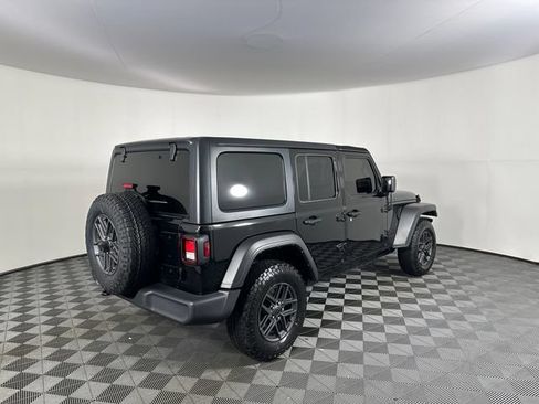Used 2021 Jeep Wrangler Unlimited Sport AWD/4WD image 6