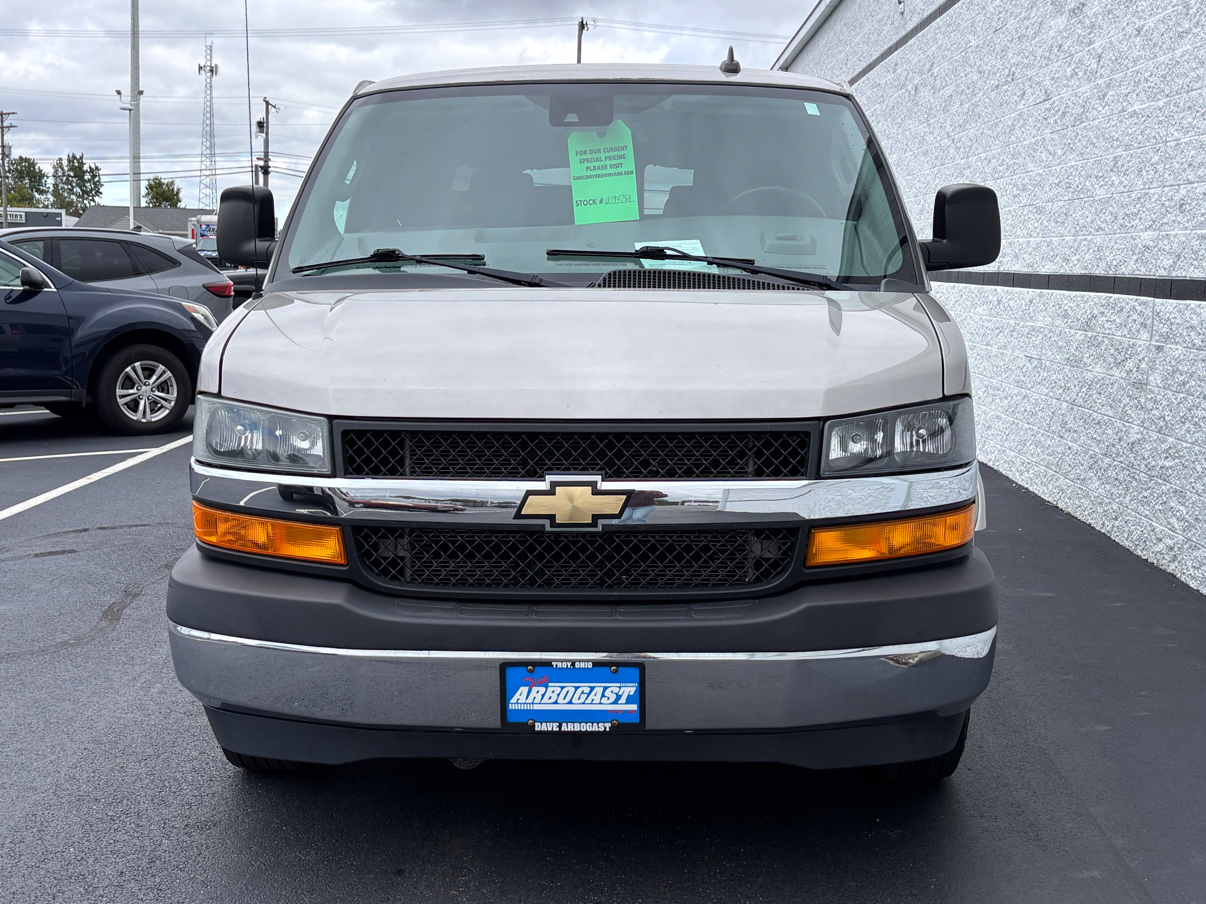 Used 2019 Chevrolet Express 2500 w/ Enhanced Convenience Package RWD image 5