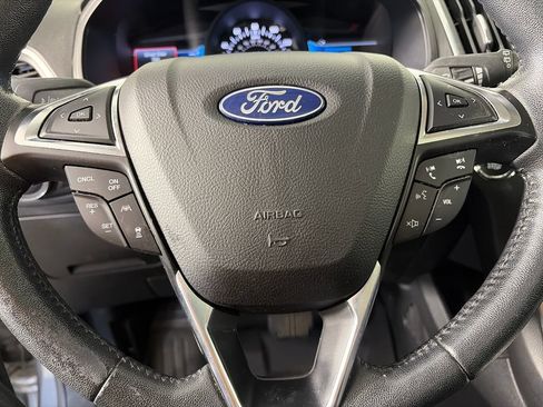Used 2022 Ford Edge Titanium AWD/4WD image 16