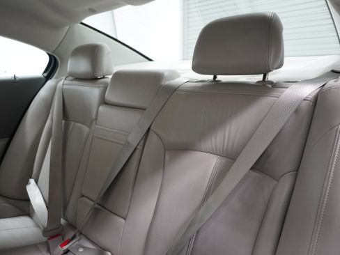 Used 2013 Buick LaCrosse Leather image 11