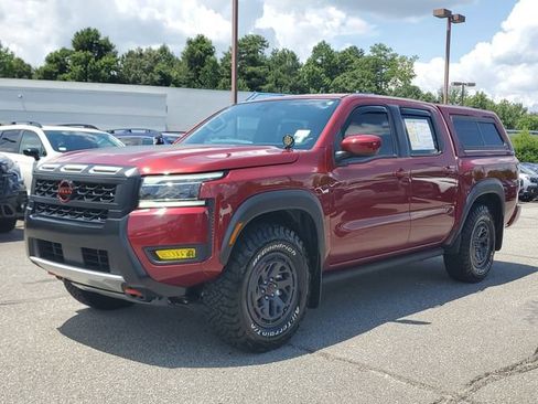Used 2025 Nissan Frontier PRO-4X AWD/4WD image 3