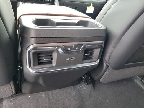New 2026 GMC Sierra 3500 Denali Ultimate AWD/4WD image 17