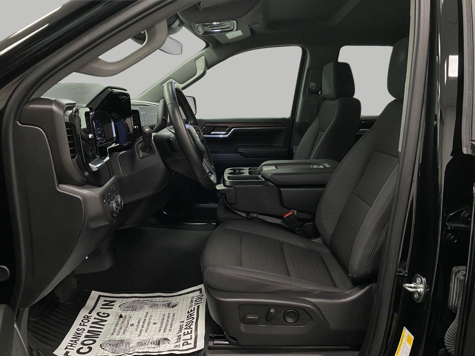 Used 2024 Chevrolet Silverado 1500 LT AWD/4WD image 28