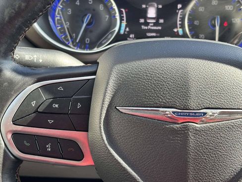 Used 2019 Chrysler Pacifica Touring-L Plus w/ Advanced Safetytec Group FWD image 32