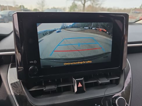 Used 2023 Toyota Corolla LE image 24