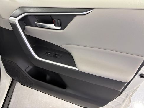 Used 2021 Toyota RAV4 XLE Premium AWD/4WD image 42