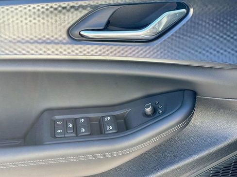 New 2025 Jeep Grand Cherokee Altitude AWD/4WD image 17