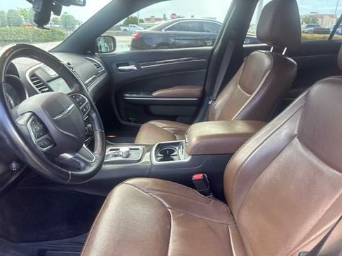 Used 2018 Chrysler 300 Limited w/ Safetytec Plus Group RWD image 13
