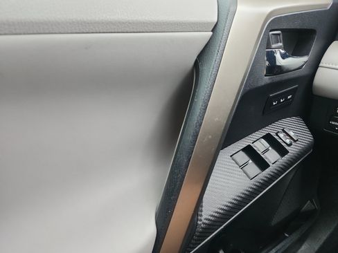 Used 2013 Toyota RAV4 Limited FWD image 13