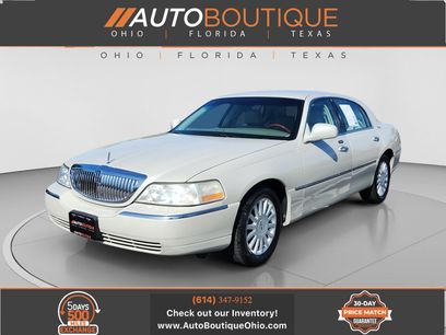 Used 2005 Lincoln Town Car Signature Limited