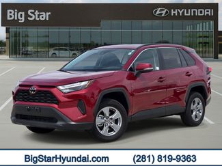 Used 2025 Toyota RAV4 XLE w/ Convenience Package FWD video 1