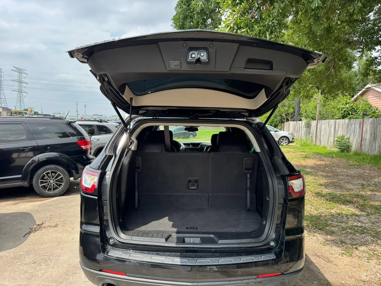 Used 2017 Chevrolet Traverse LT FWD image 26
