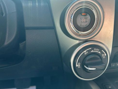 Used 2017 Nissan Titan Platinum Reserve image 27