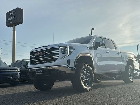 Used 2025 GMC Sierra 1500 SLT RWD image 8