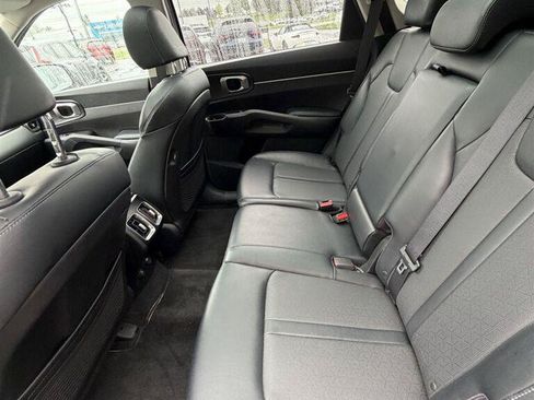 Used 2021 Kia Sorento S w/ Panoramic Sunroof Package AWD/4WD image 12
