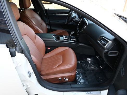 Used 2022 Maserati Ghibli Modena Q4 AWD/4WD image 54