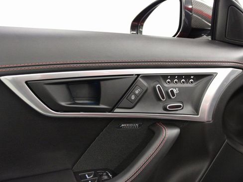 Used 2020 Jaguar F-TYPE R image 23