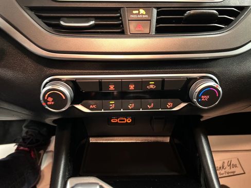 Used 2025 Nissan Altima 2.5 SR image 17