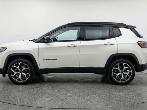 Used 2025 Jeep Compass Limited AWD/4WD image 5