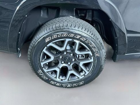 Used 2025 RAM 1500 Laramie w/ Sport Appearance Package AWD/4WD image 38