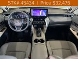 Used 2023 Toyota Venza Limited image 3