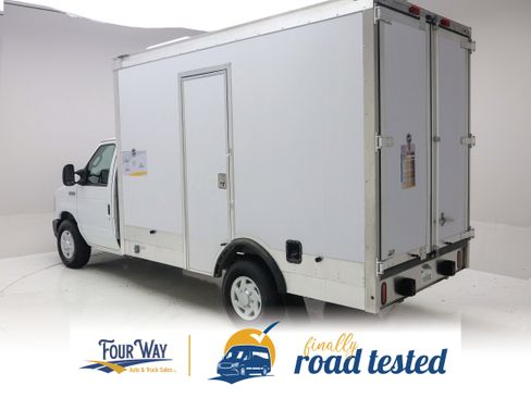 Used 2024 Ford E-350 and Econoline 350 Super Duty w/ Power Windows & Locks Group RWD image 5