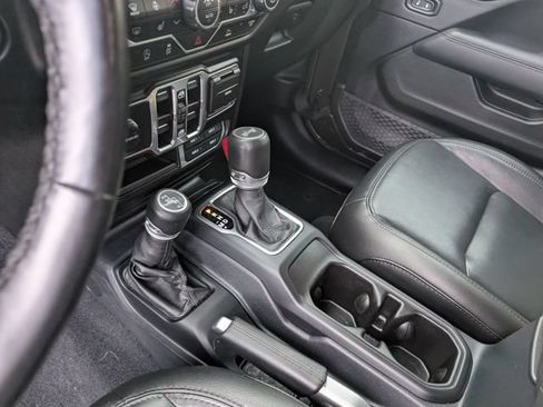 Used 2021 Jeep Wrangler Unlimited Sahara AWD/4WD image 19