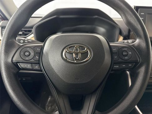 Certified 2022 Toyota RAV4 XLE image 15
