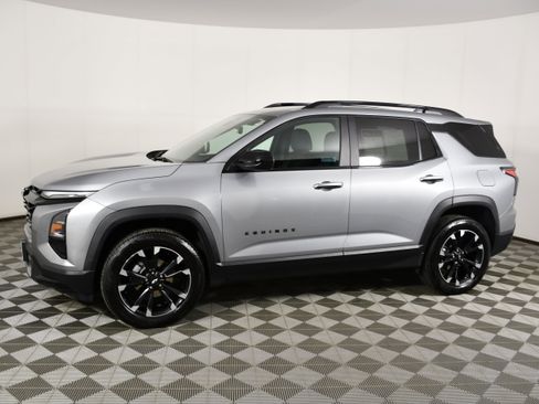 Used 2025 Chevrolet Equinox RS AWD/4WD image 9