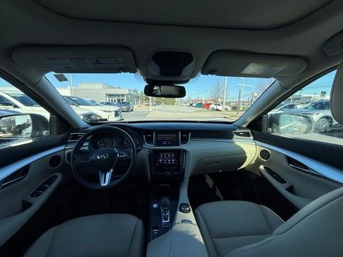 Used 2019 INFINITI QX50 Luxe w/ Navigation Package image 2