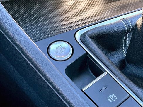 Used 2024 Volkswagen Jetta SE image 26